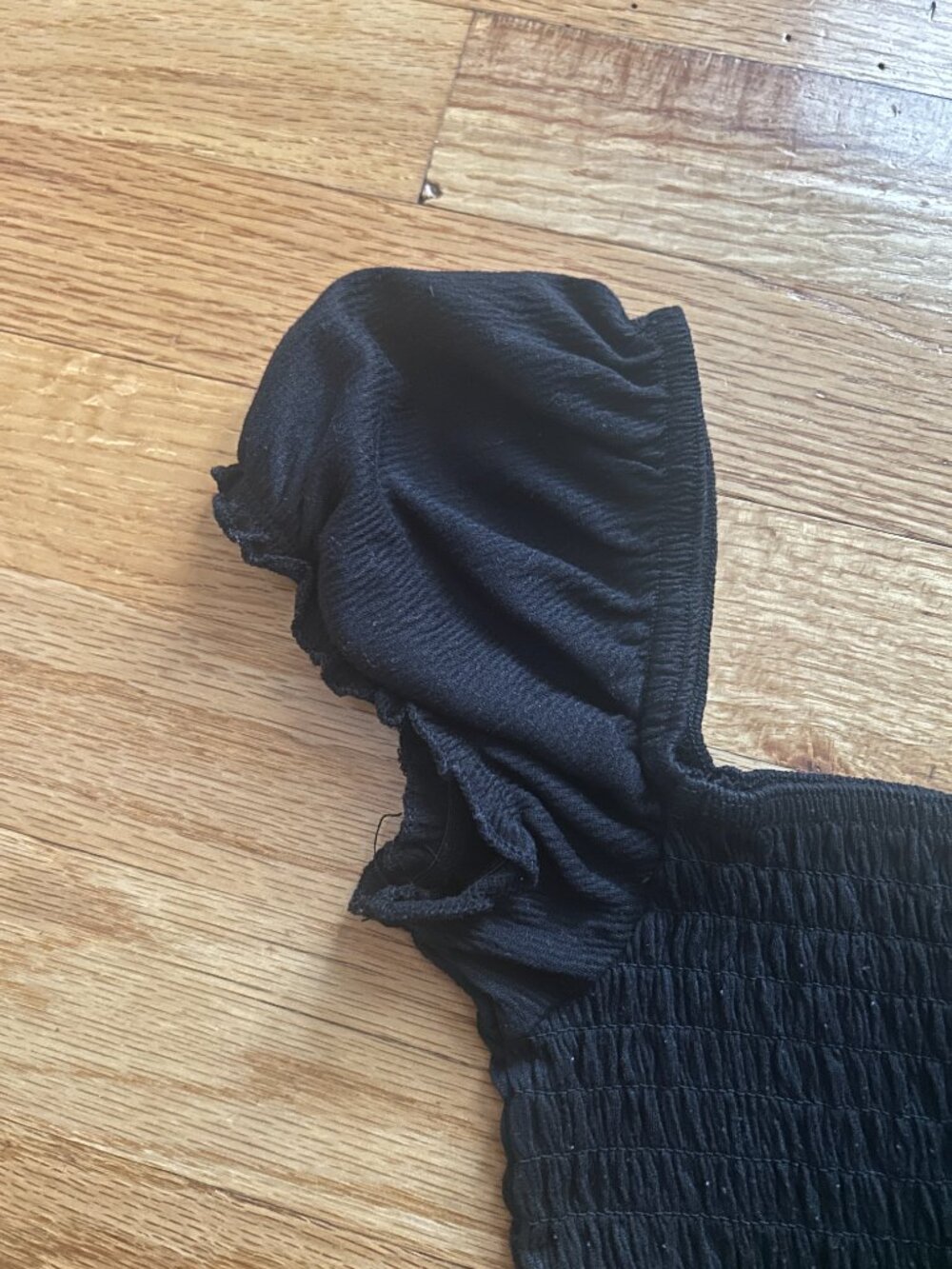 H&M Divided Black Smocked Crop Top Women's Small Cap Sleeve Square Neckline - Picture 5 of 9